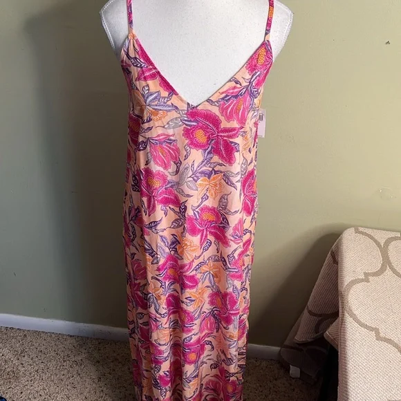 Old Navy sleeveless v- neckline tie back peach Floral Maxi Dress size small
